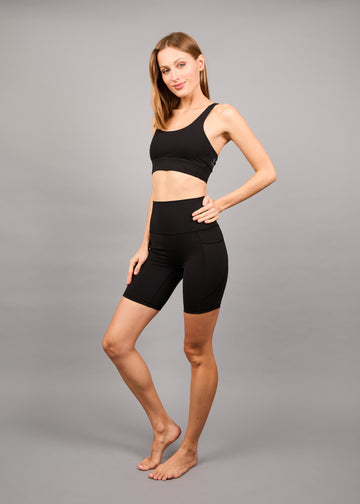 Legging Cortas Bolsillos Laterales Ambar Black