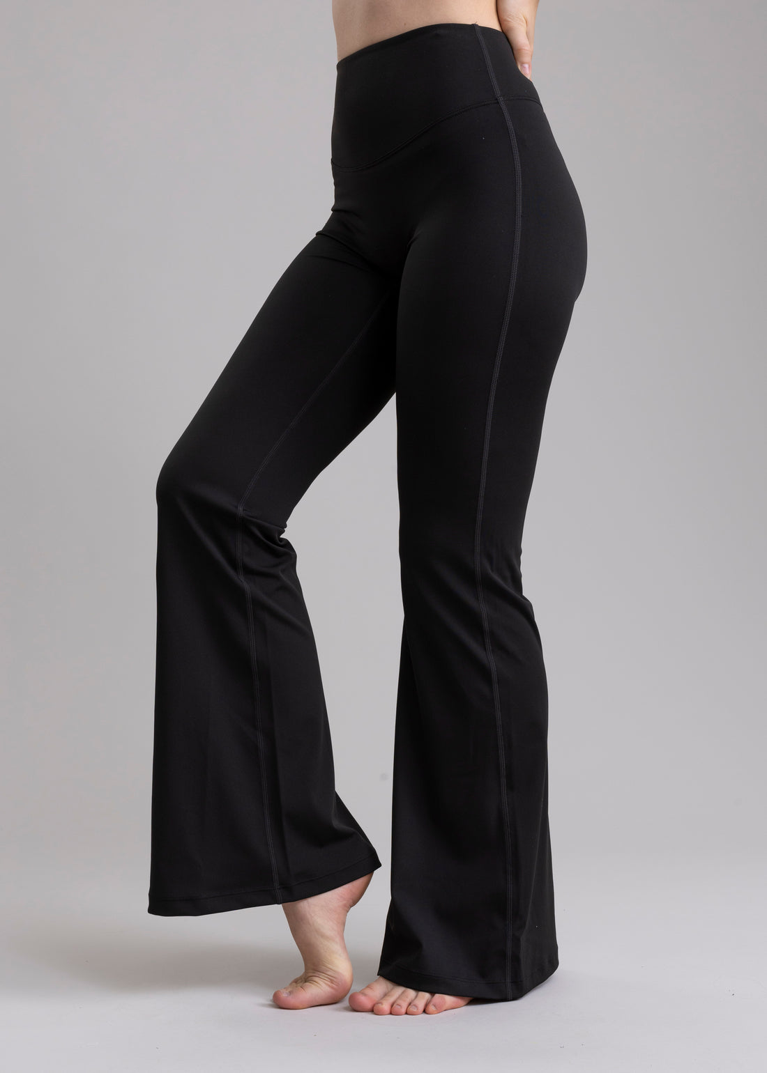 Pantalón Legging Brigid Black - Acampanado y de Tiro Alto