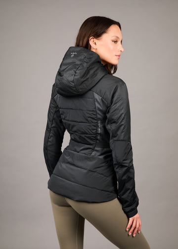 Parka Deportiva Nikkal Black con Capucha y Paneles Acolchados