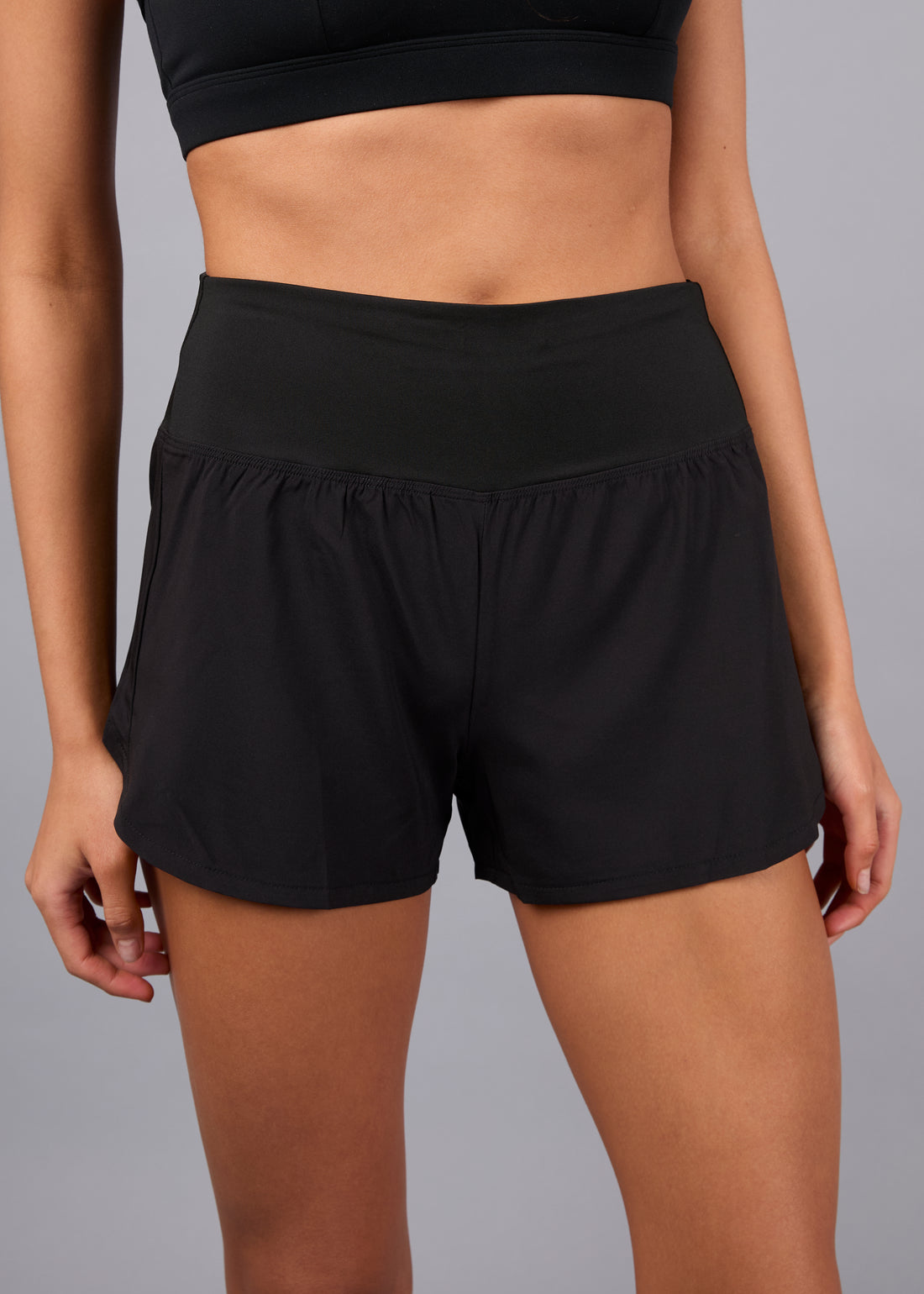 Short Corto Con Pretina Alta Atea Black